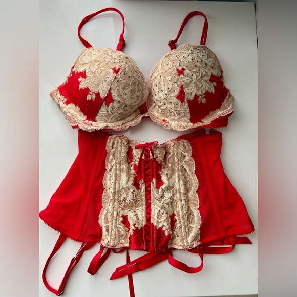 Victoria’s Secret Very Sexy Bra Garter Set Red Gold Rhinestone Crystal 34B/XS-S - Picture 2 of 4